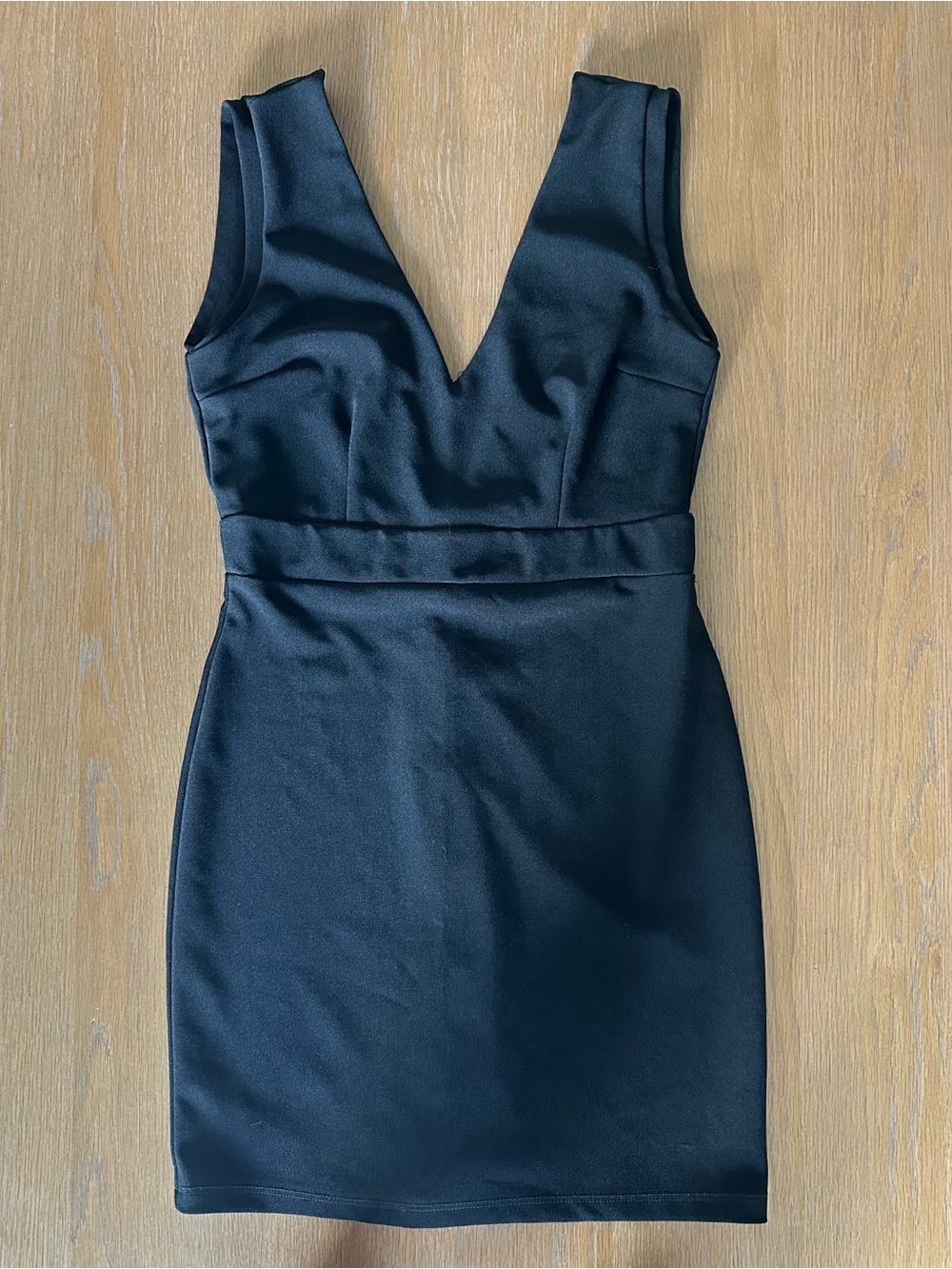 Windsor Classic Black V-Neck Sheath Dress